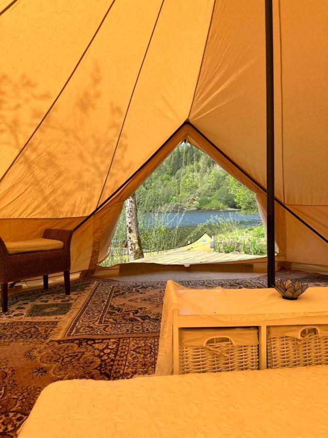 פורסגרון Glamping On Idyllic Lake, Paddle Boards & Rowboat מראה חיצוני תמונה