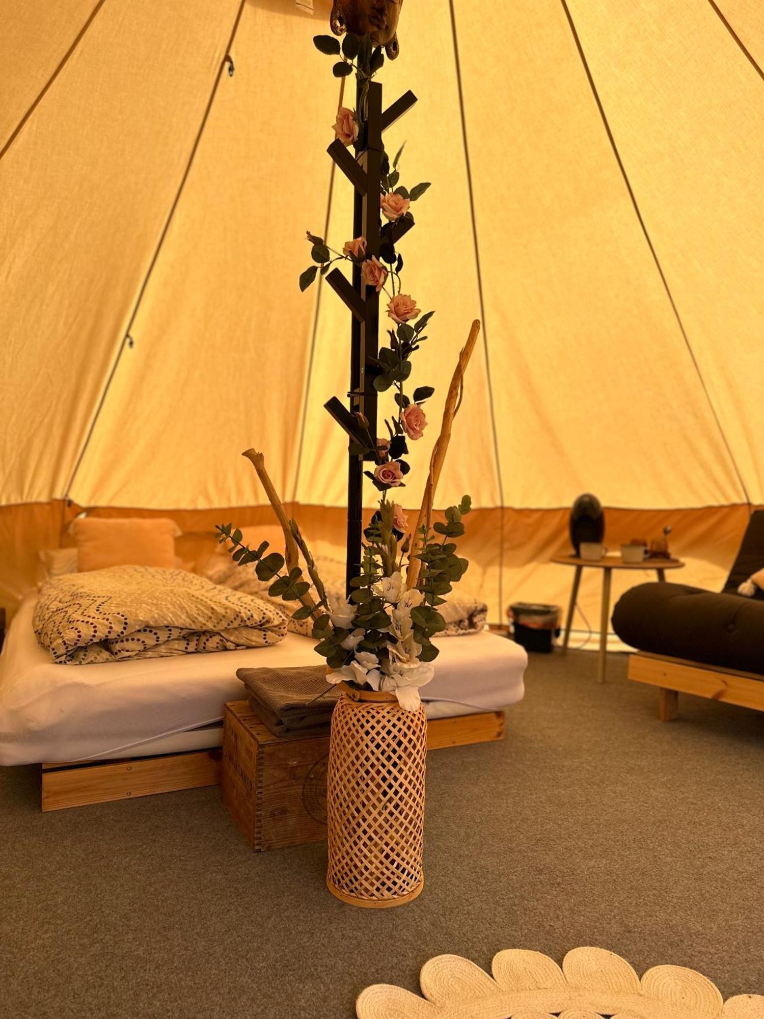פורסגרון Glamping On Idyllic Lake, Paddle Boards & Rowboat מראה חיצוני תמונה