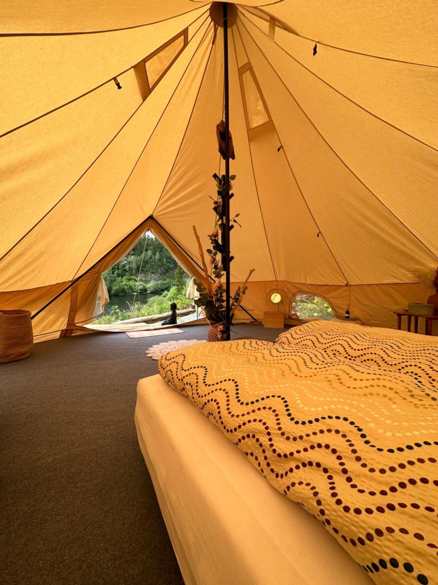 פורסגרון Glamping On Idyllic Lake, Paddle Boards & Rowboat מראה חיצוני תמונה